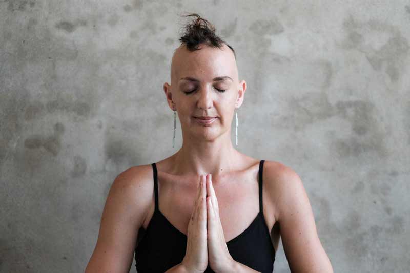 Lady-Alopecia-Meditating