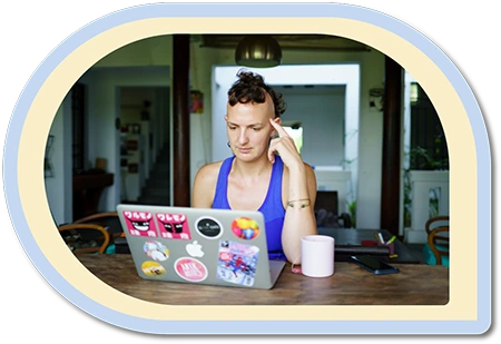 Alopecia girl at laptop