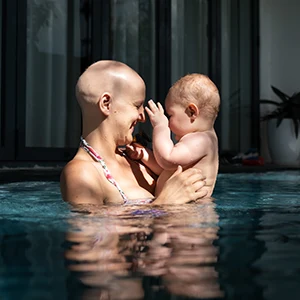 Lady Alopecia with baby